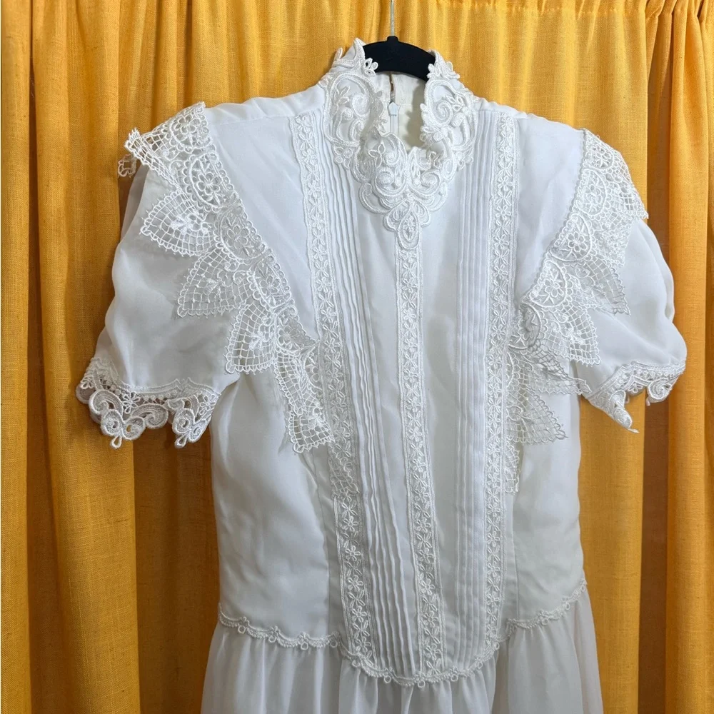 Vintage Western Victorian Wedding Dress - Picture 4 of 12